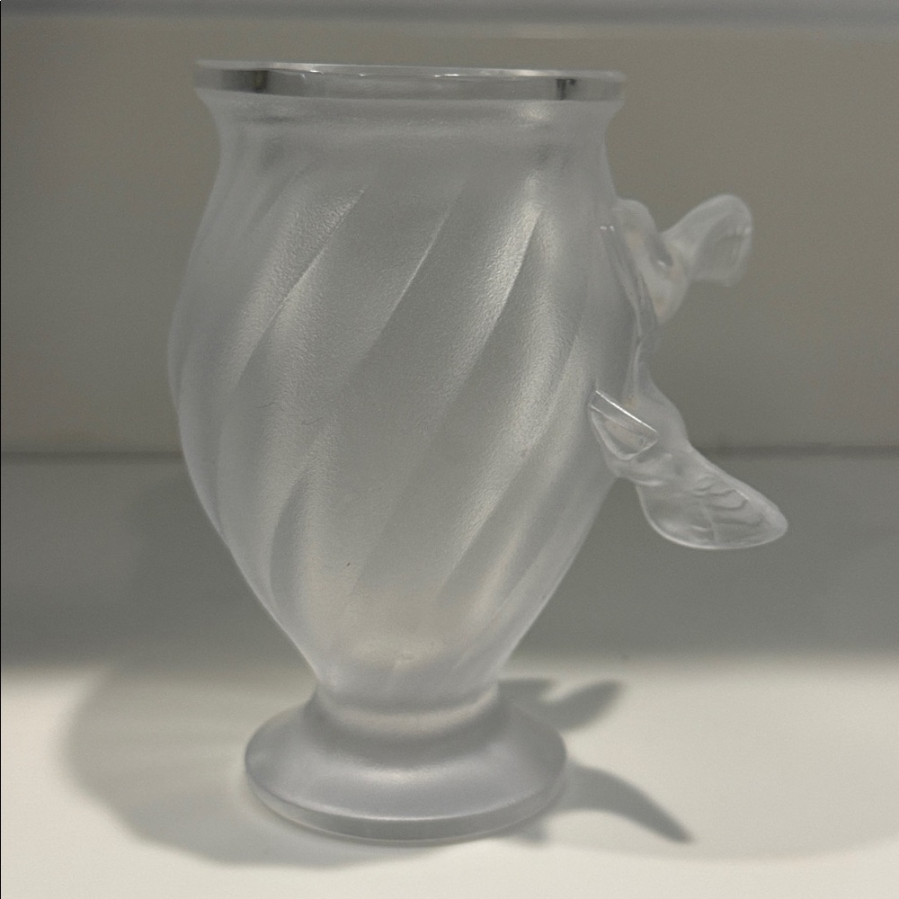 LALIQUE France Rosine Frosted Glass Vase with 3D Dove Design - Picture 4 of 7